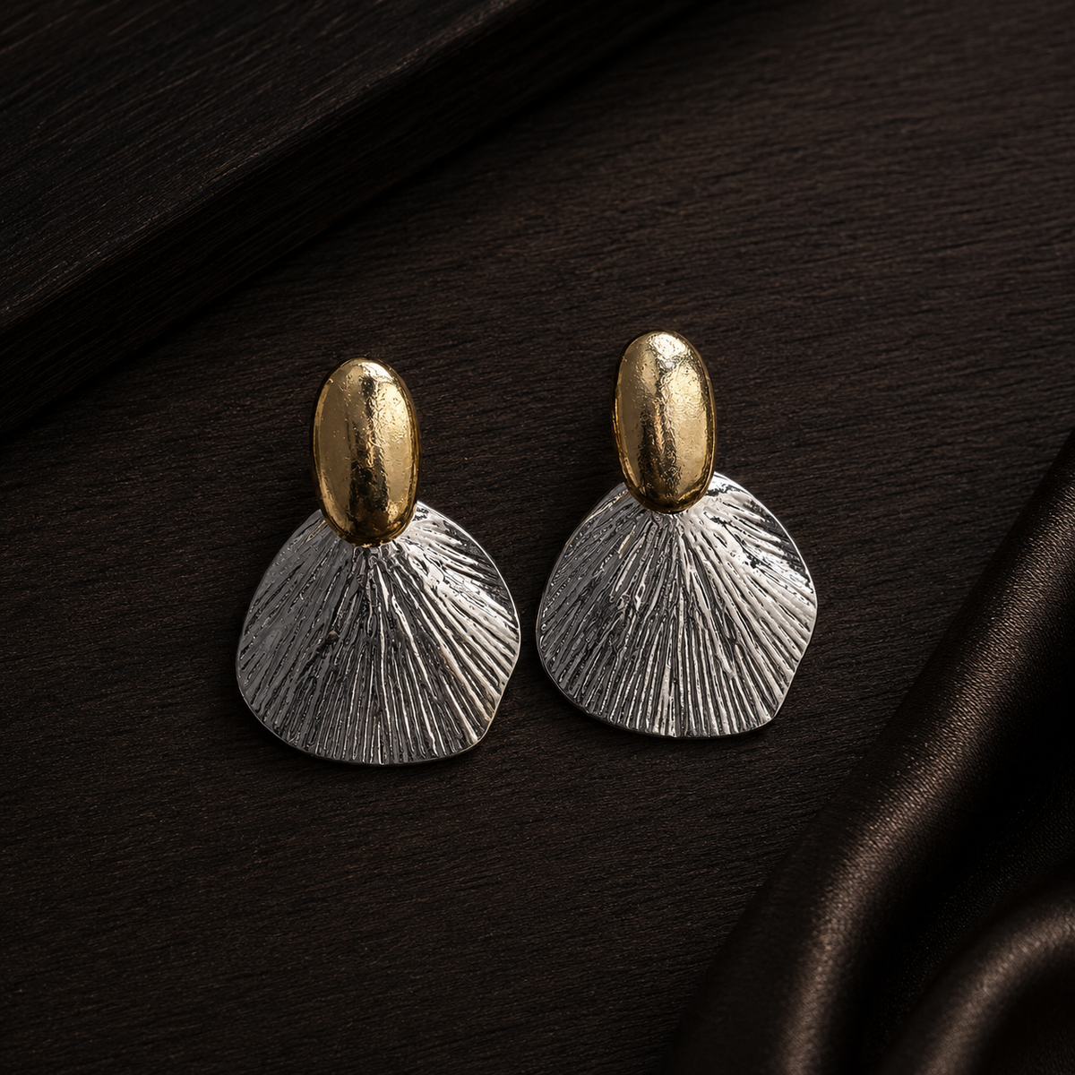 Sereia Dual Shade Stud