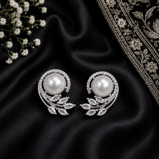White Erica Pearl Stud